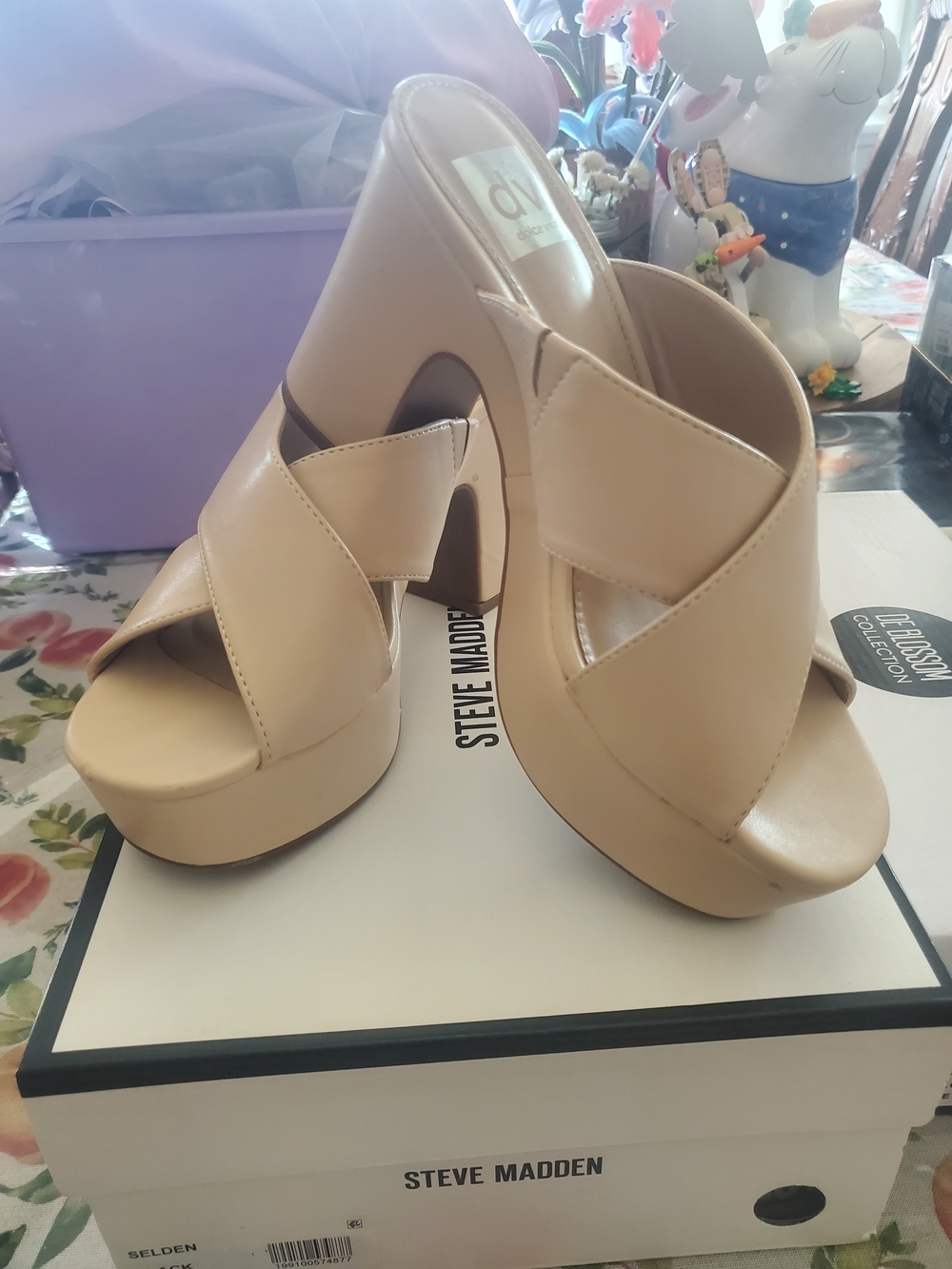 DV Tan Beige Platform Crossover Slide Heels Size 7.5